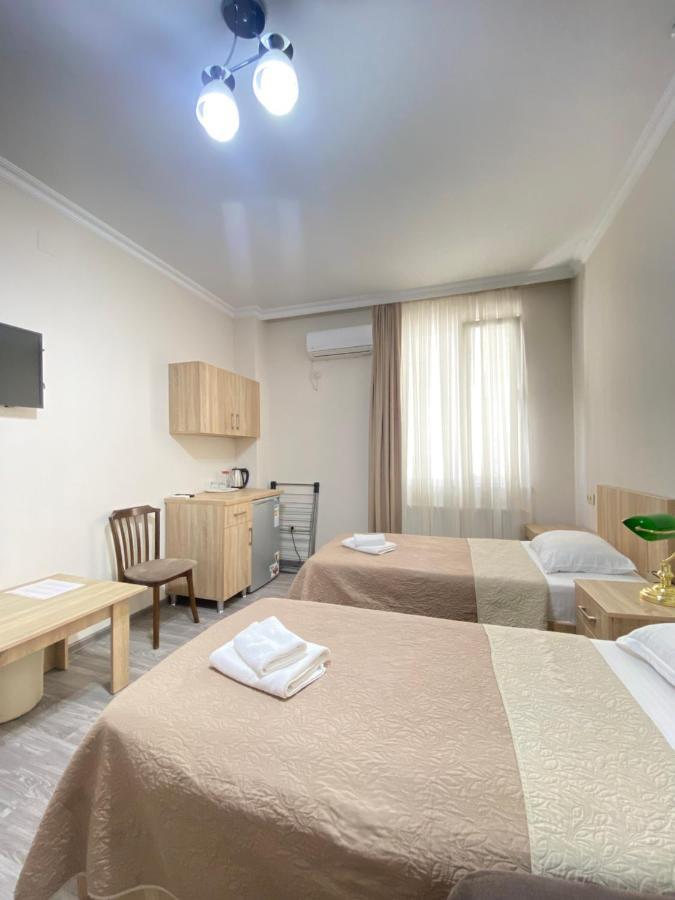 Hotel Garanti Batoemi Buitenkant foto