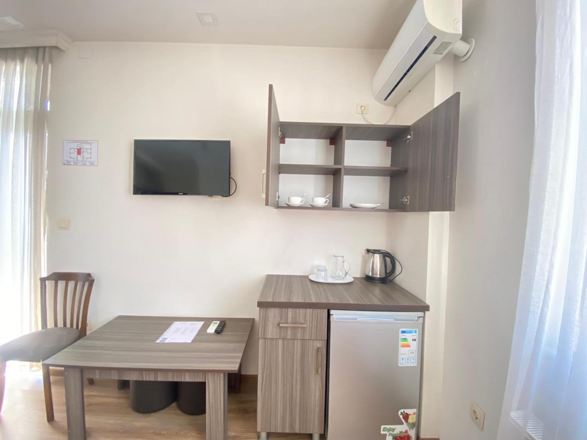 Hotel Garanti Batoemi Buitenkant foto