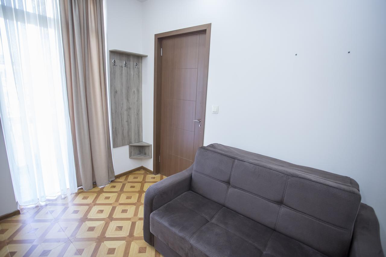 Hotel Garanti Batoemi Buitenkant foto