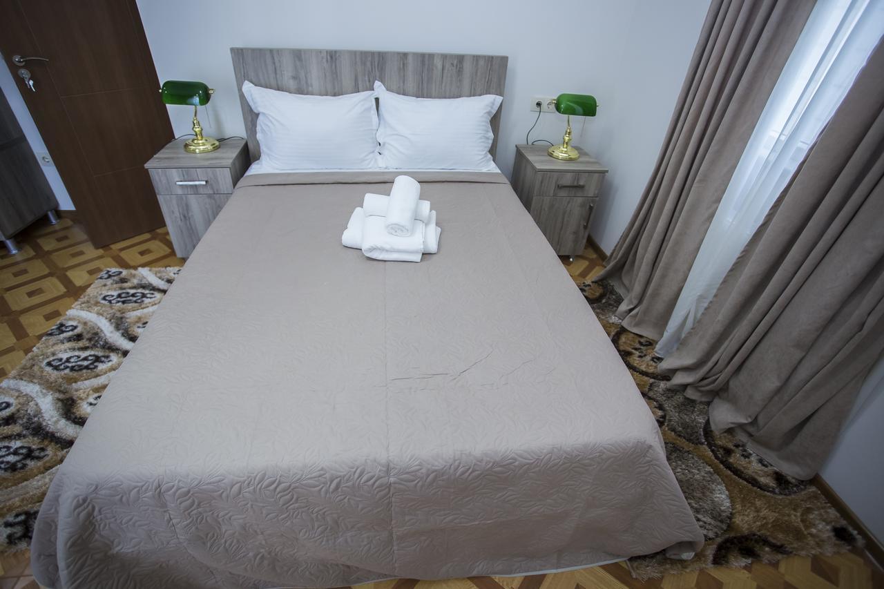 Hotel Garanti Batoemi Buitenkant foto