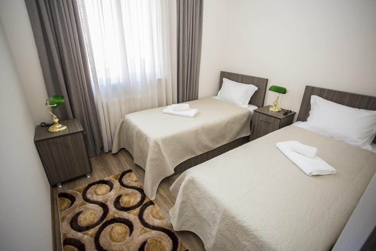 Hotel Garanti Batoemi Buitenkant foto