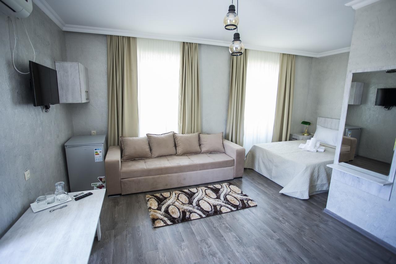 Hotel Garanti Batoemi Buitenkant foto