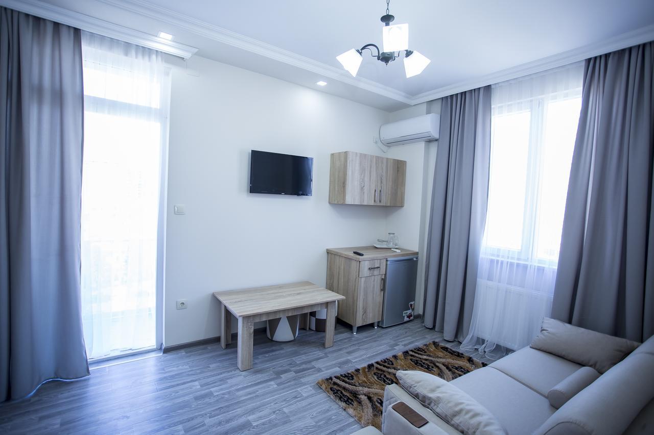 Hotel Garanti Batoemi Buitenkant foto