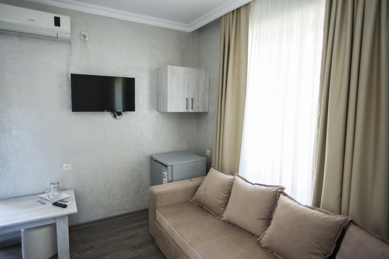 Hotel Garanti Batoemi Buitenkant foto